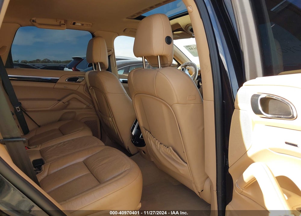 2017 PORSCHE CAYENNE PLATINUM EDITION VIN: WP1AA2A23HKA82561