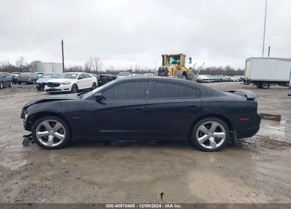 2011 DODGE CHARGER VIN: 2B3CL5CT5BH526924