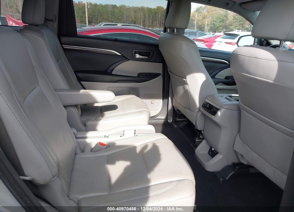 2015 TOYOTA HIGHLANDER LIMITED V6 VIN: 5TDDKRFHXFS219079