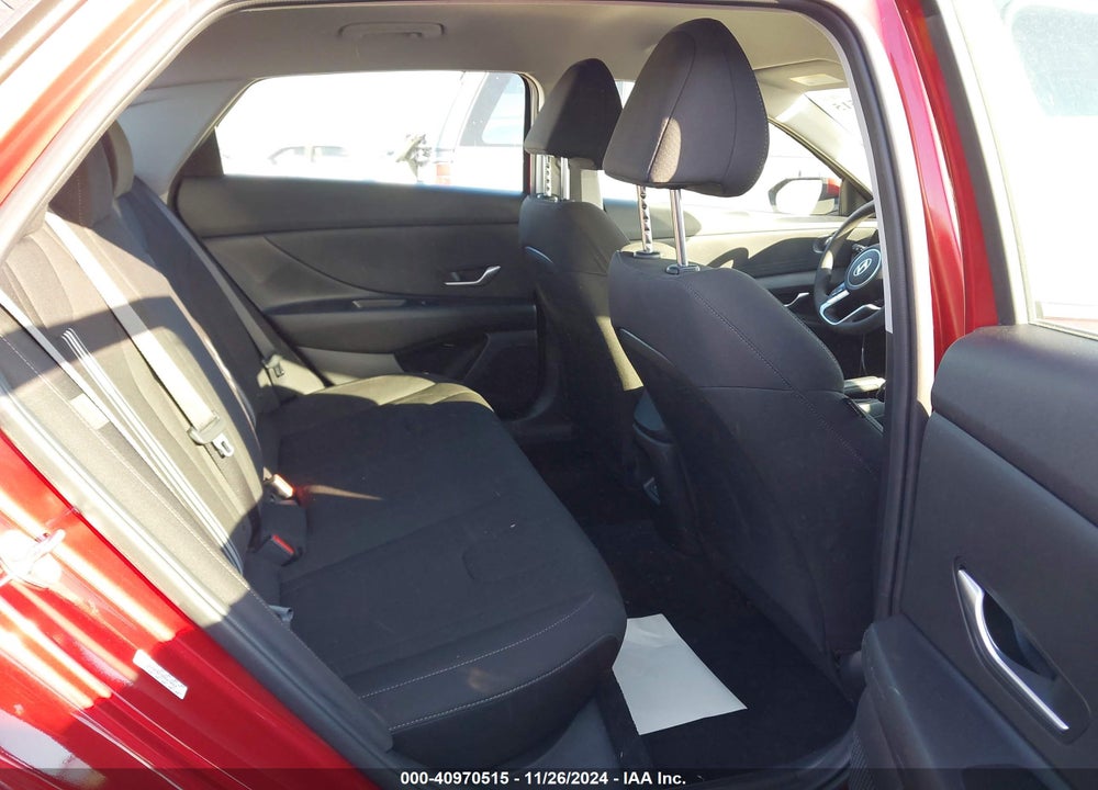 2024 HYUNDAI ELANTRA SEL VIN: KMHLM4DG1RU800582