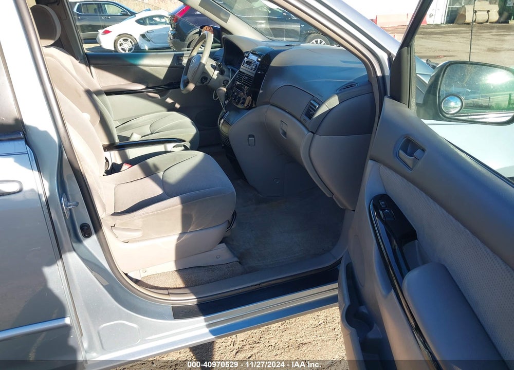 2005 TOYOTA SIENNA LE VIN: 5TDZA23C25S223134