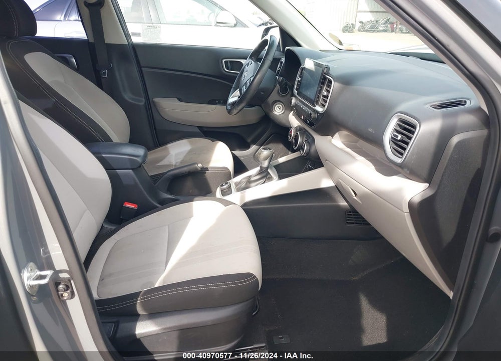 2021 HYUNDAI VENUE SEL VIN: KMHRC8A37MU064732