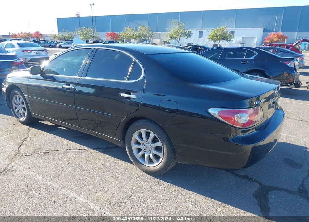 2002 LEXUS ES 300 VIN: JTHBF30G225001466