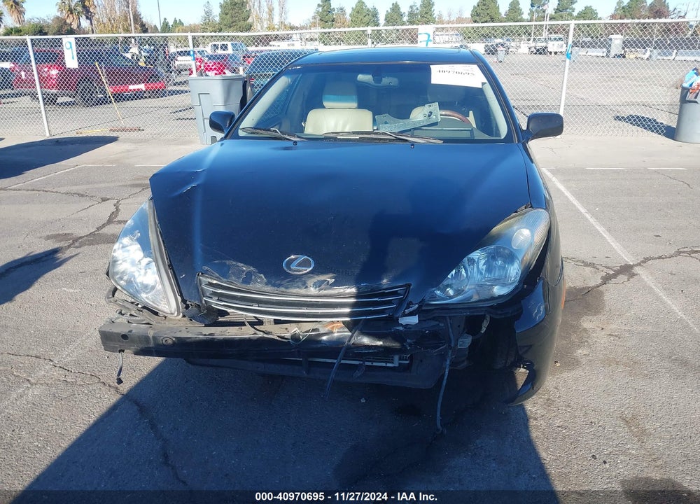 2002 LEXUS ES 300 VIN: JTHBF30G225001466