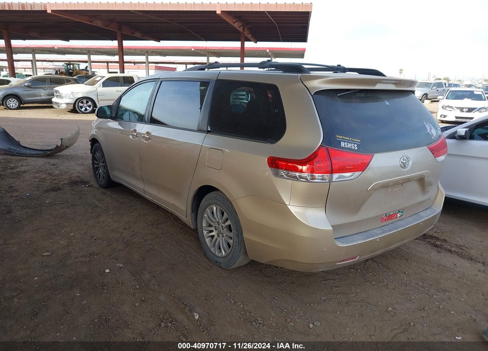 2013 TOYOTA SIENNA XLE LIMITED VIN: 5TDYK3DC8DS380727