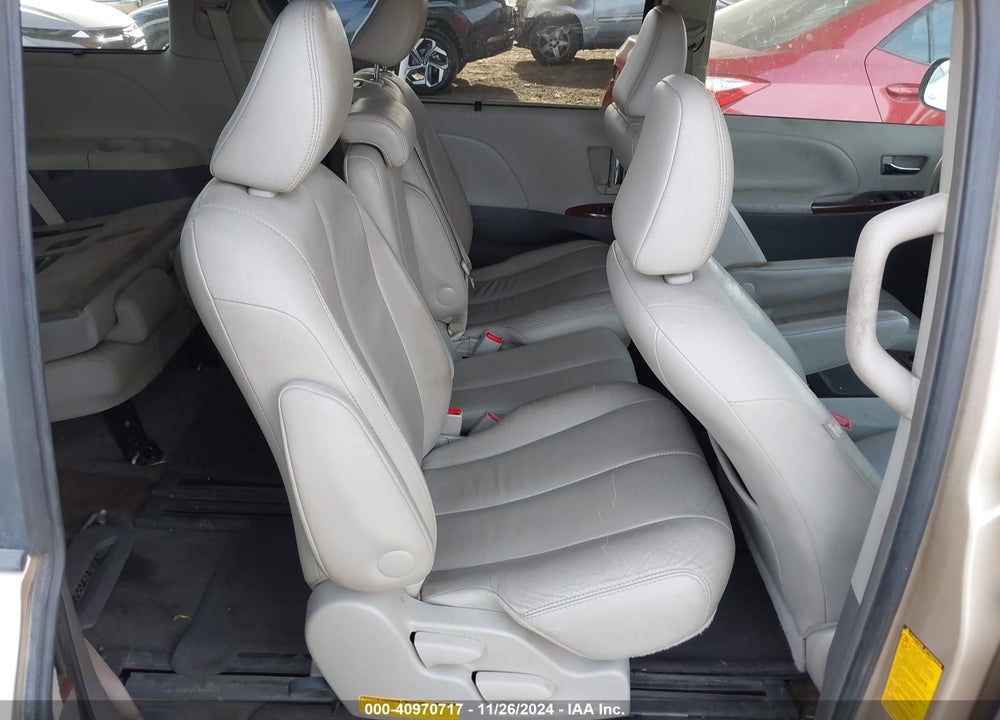 2013 TOYOTA SIENNA XLE LIMITED VIN: 5TDYK3DC8DS380727