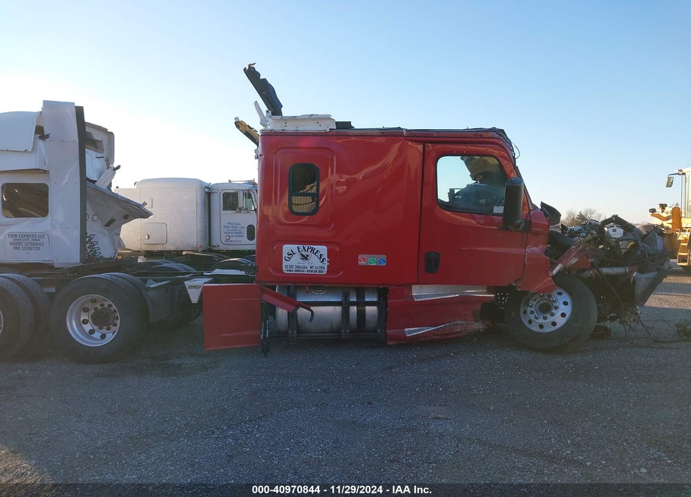 2018 FREIGHTLINER NEW CASCADIA 126 VIN: 3AKJHHDR8JSJH8574