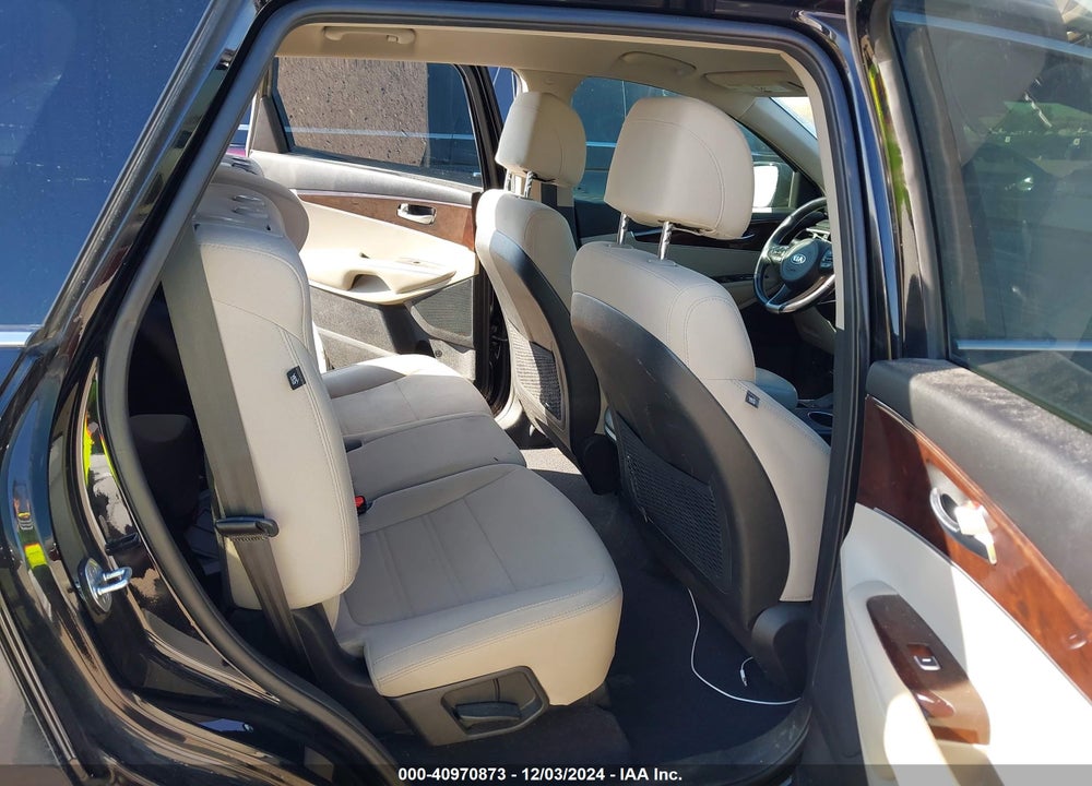 2018 KIA SORENTO 2.4L LX VIN: 5XYPG4A30JG338634