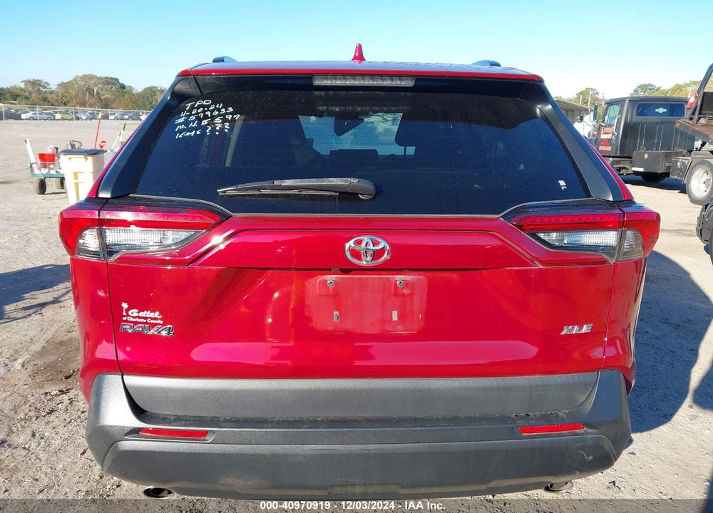 2021 TOYOTA RAV4 XLE VIN: 2T3W1RFV9MW140922