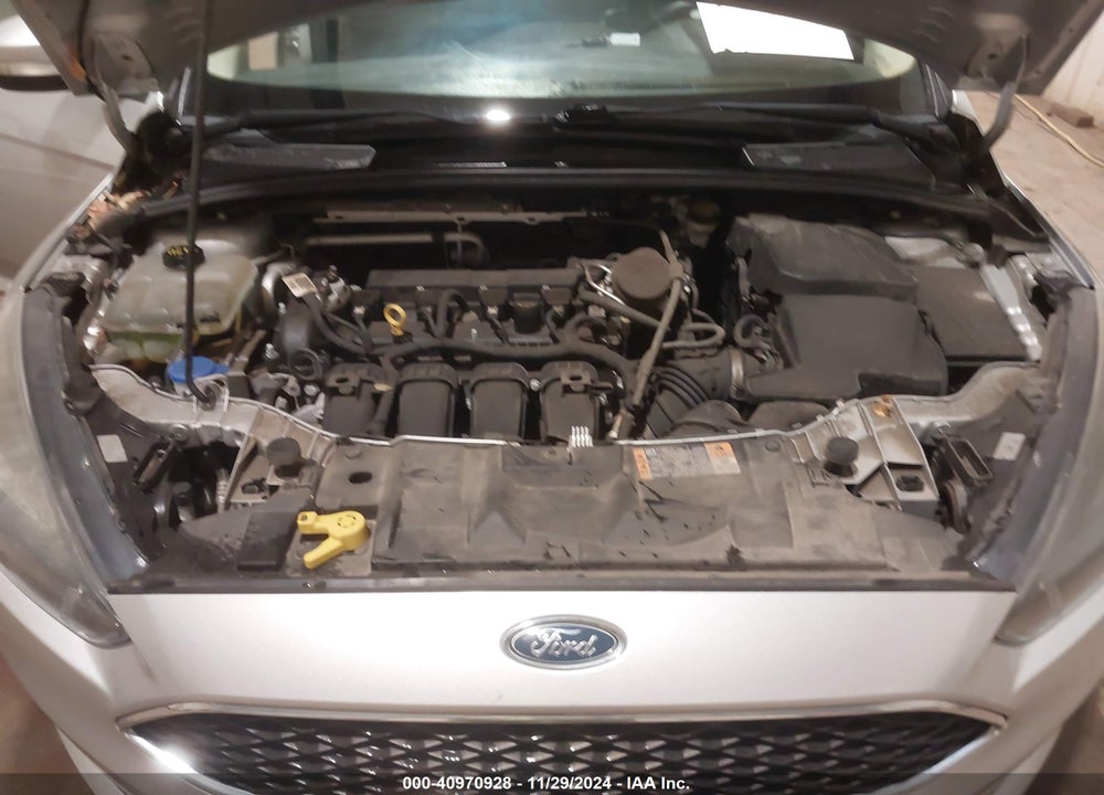 2015 FORD FOCUS SE VIN: 1FADP3F27FL275272