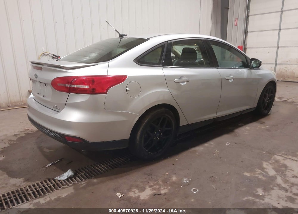 2015 FORD FOCUS SE VIN: 1FADP3F27FL275272