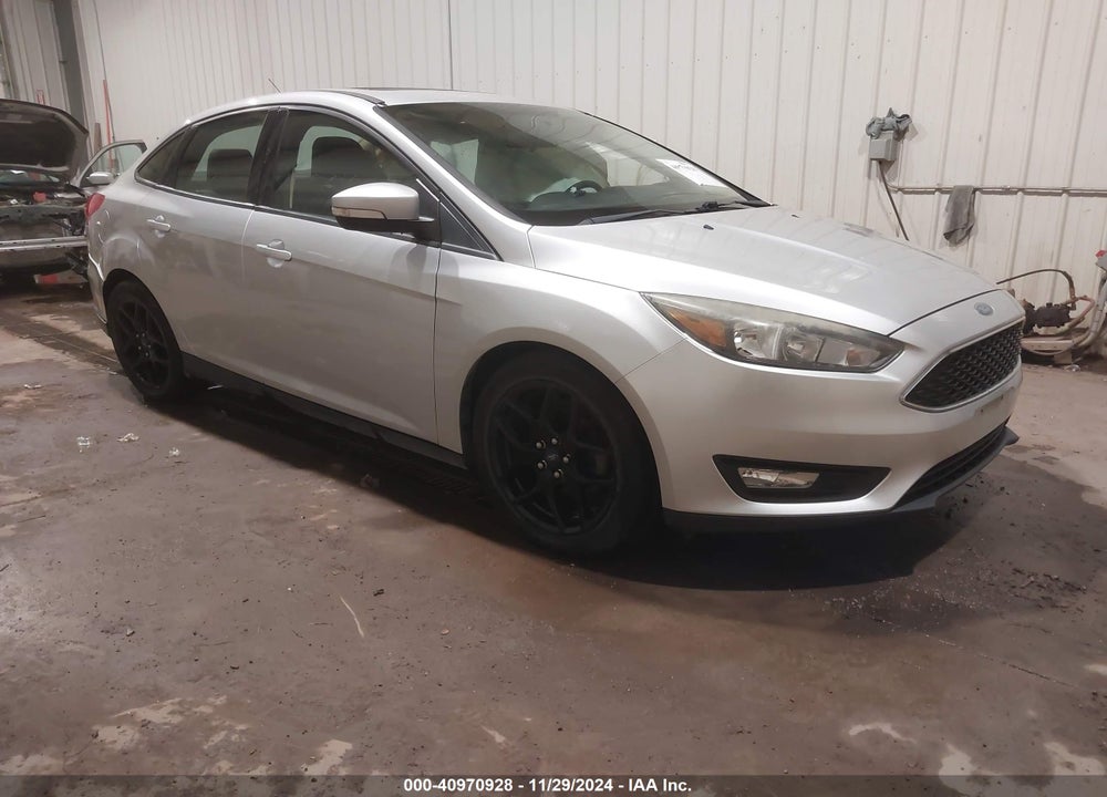 2015 FORD FOCUS SE VIN: 1FADP3F27FL275272