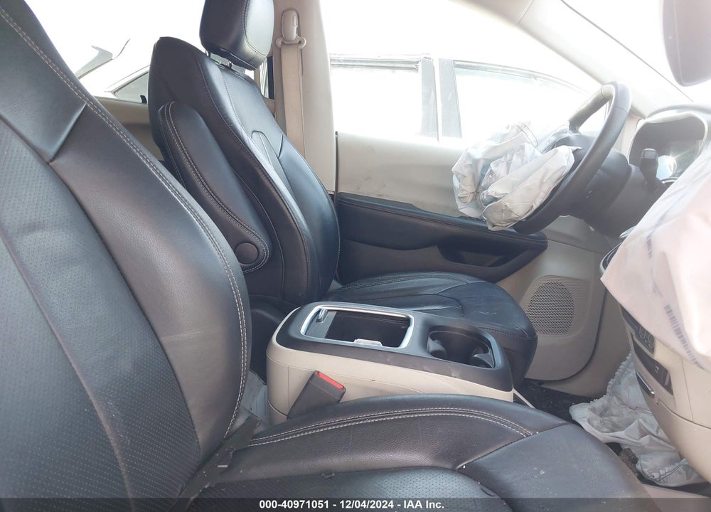 2022 CHRYSLER PACIFICA TOURING L VIN: 2C4RC1BG7NR160789