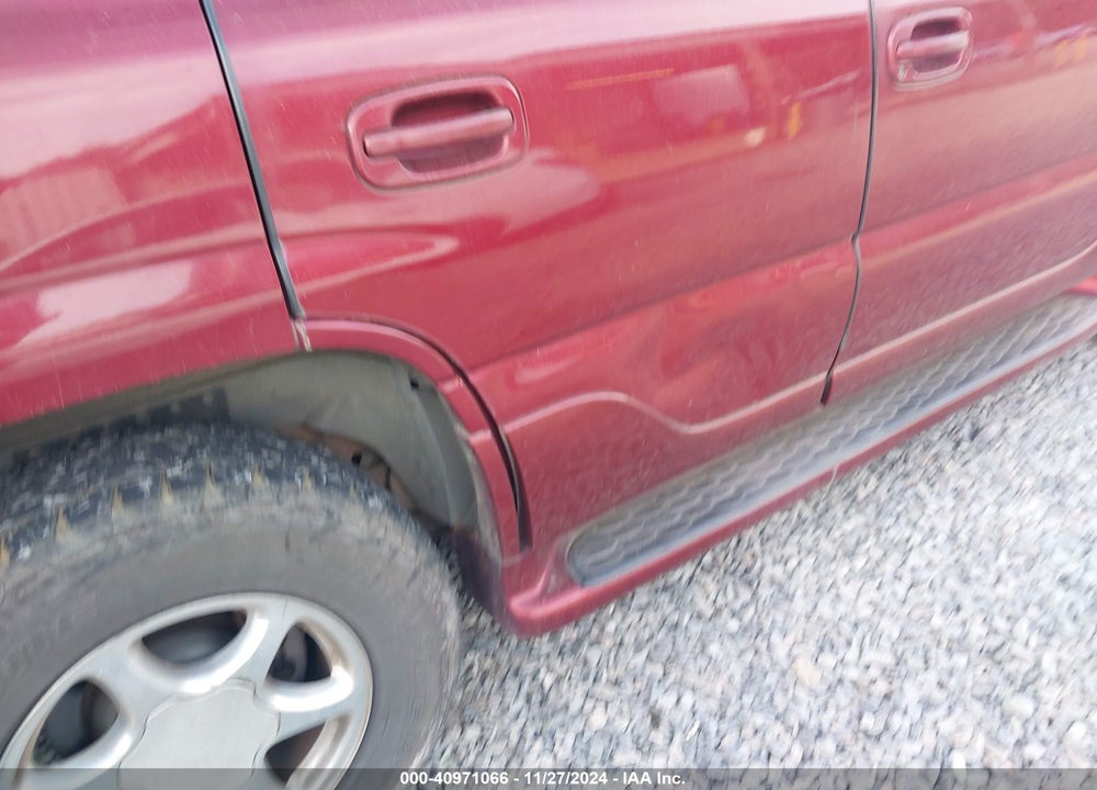 2001 GMC YUKON DENALI VIN: 1GKEK63U41J258118