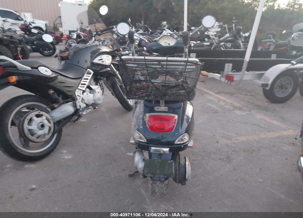 2013 VESPA LX 50 VIN: ZAPC386B5D5302659