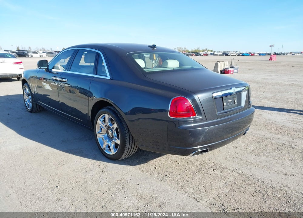 2011 ROLLS-ROYCE GHOST VIN: SCA664S5XBUX49688