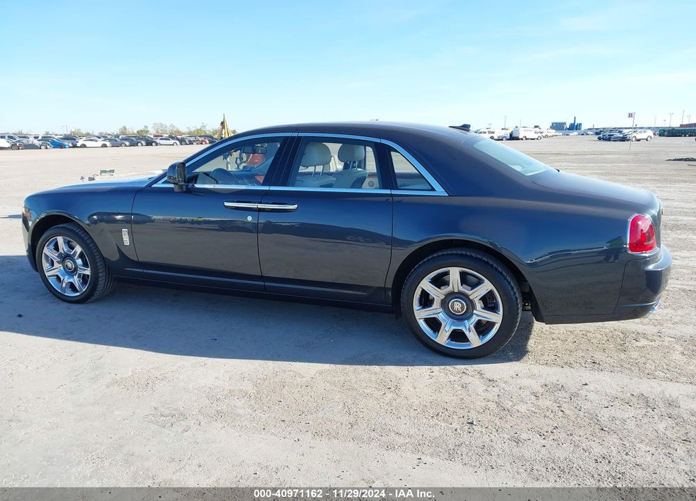 2011 ROLLS-ROYCE GHOST VIN: SCA664S5XBUX49688