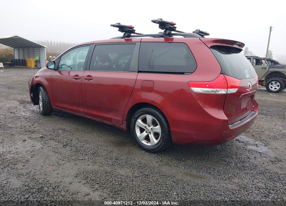2013 TOYOTA SIENNA LE V6 8 PASSENGER VIN: 5TDKK3DC4DS372694