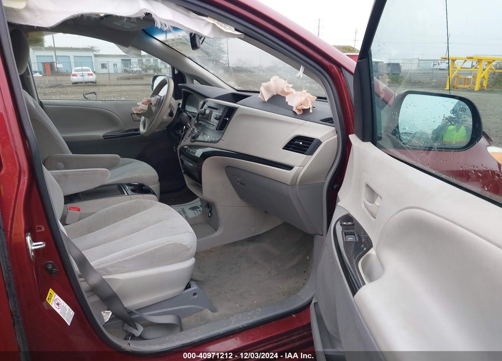 2013 TOYOTA SIENNA LE V6 8 PASSENGER VIN: 5TDKK3DC4DS372694