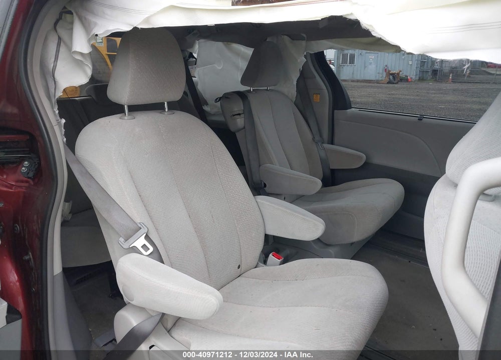 2013 TOYOTA SIENNA LE V6 8 PASSENGER VIN: 5TDKK3DC4DS372694