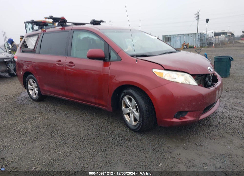 2013 TOYOTA SIENNA LE V6 8 PASSENGER VIN: 5TDKK3DC4DS372694