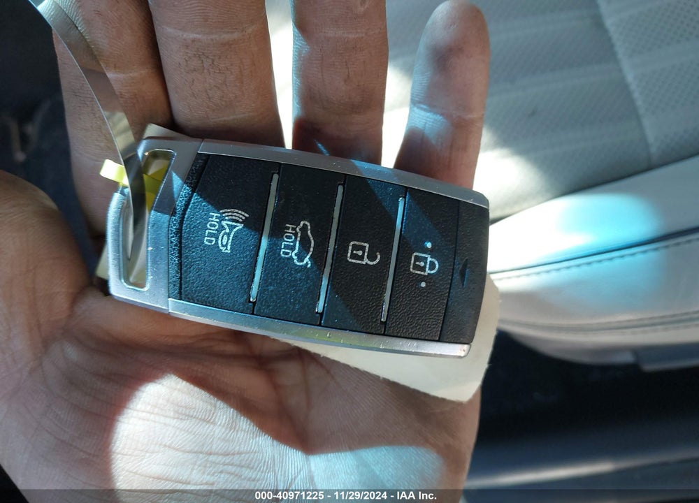 2020 GENESIS G70 VIN: KMTG54LE9LU053440