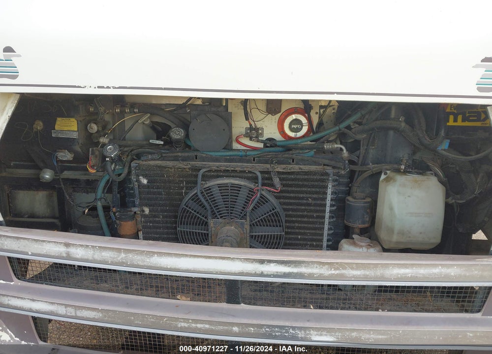 1991 CHEVROLET P30 VIN: 1GBKP37N3M3311325