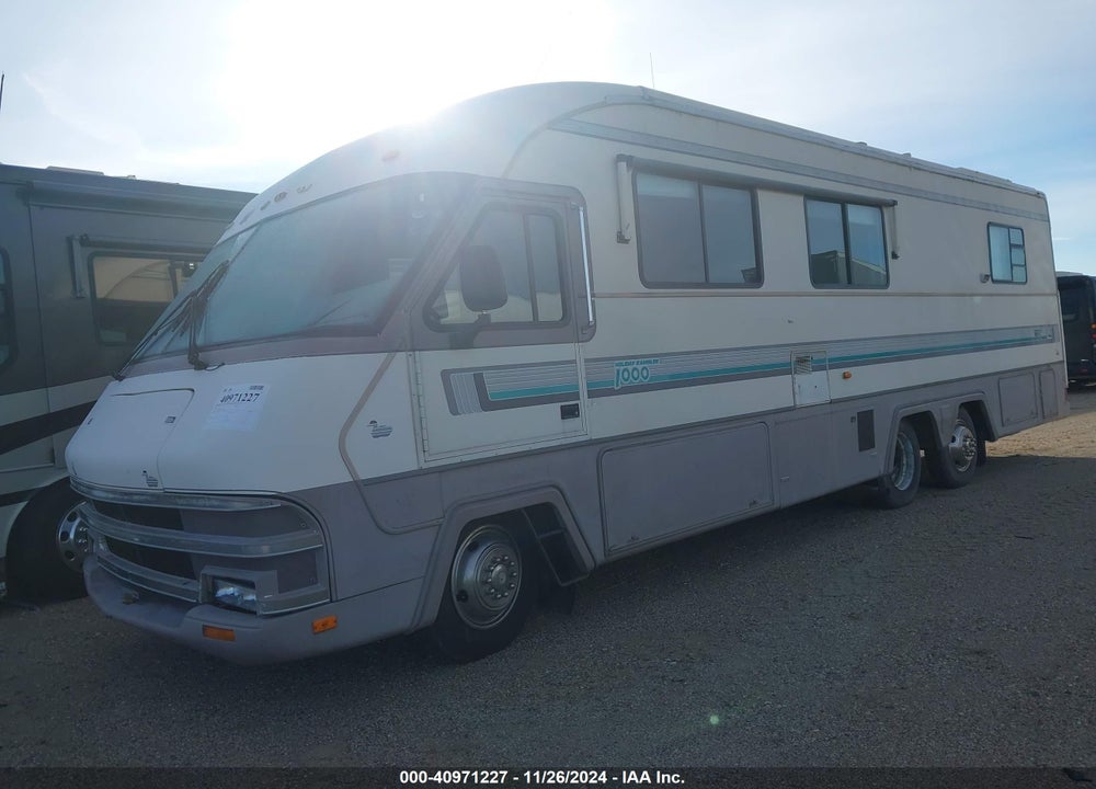 1991 CHEVROLET P30 VIN: 1GBKP37N3M3311325