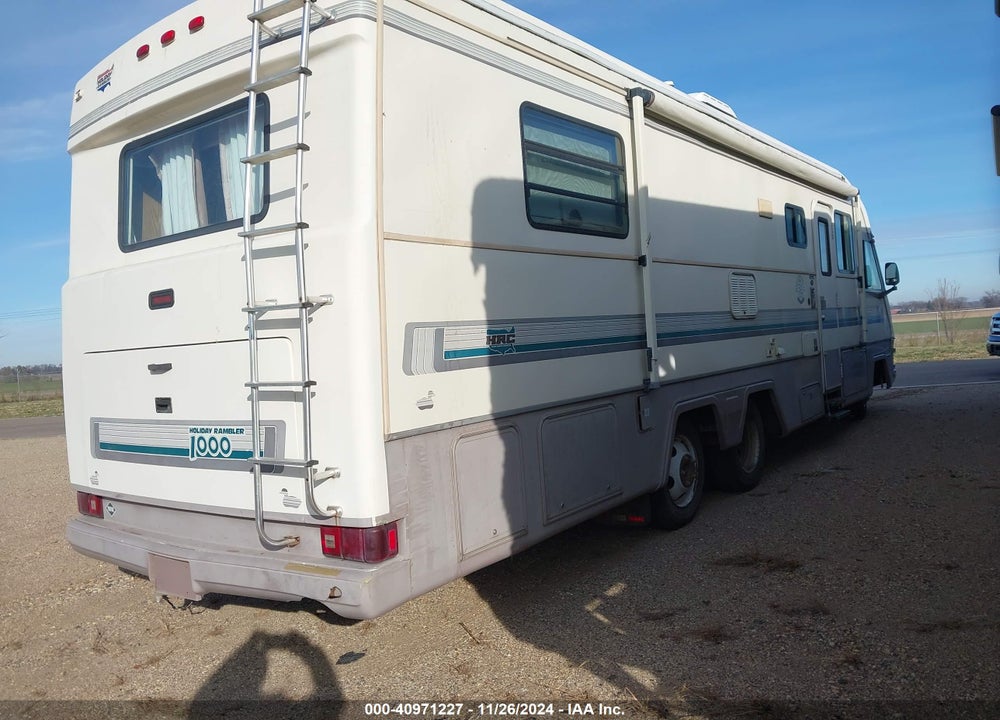 1991 CHEVROLET P30 VIN: 1GBKP37N3M3311325