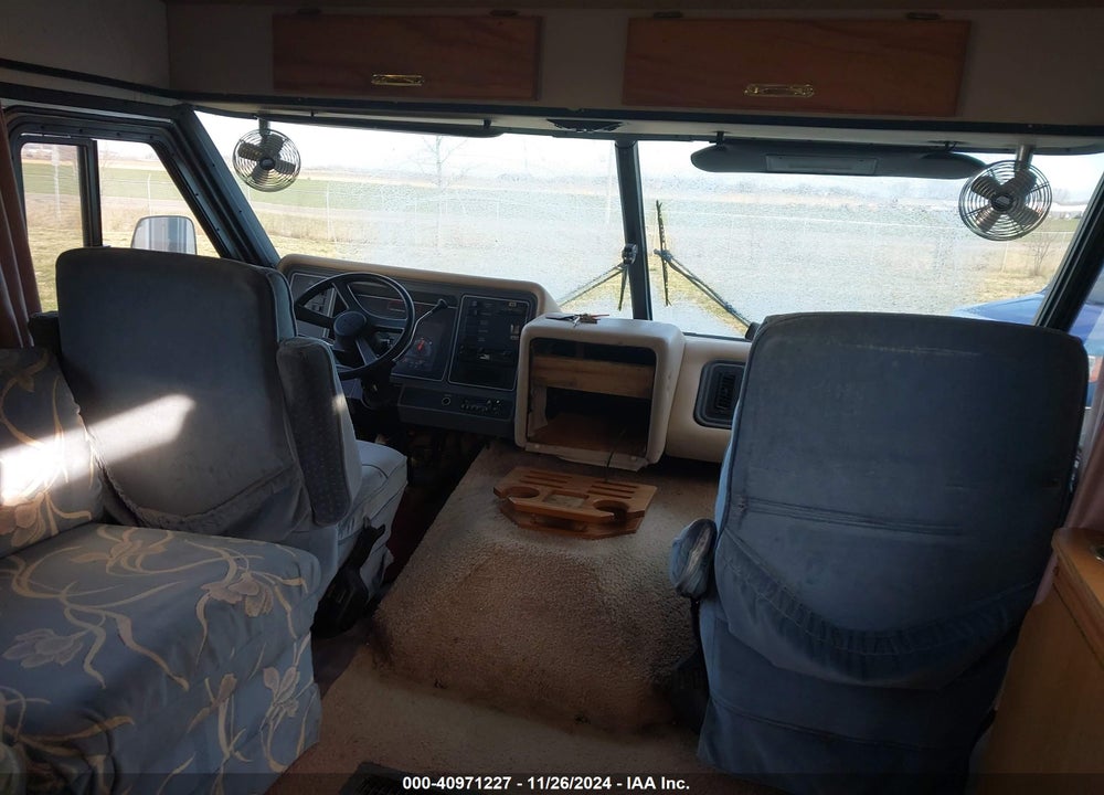 1991 CHEVROLET P30 VIN: 1GBKP37N3M3311325