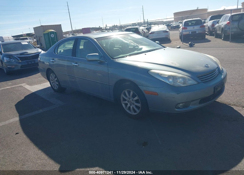 2002 LEXUS ES 300 VIN: JTHBF30G220062667