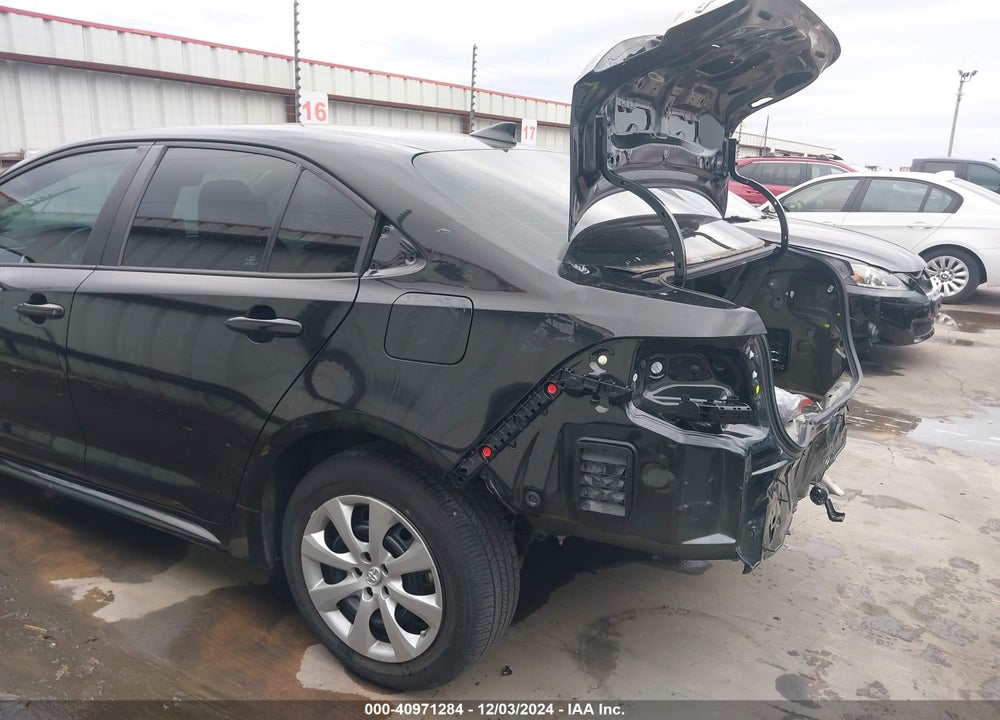 2022 TOYOTA COROLLA LE VIN: 5YFEPMAE1NP381468