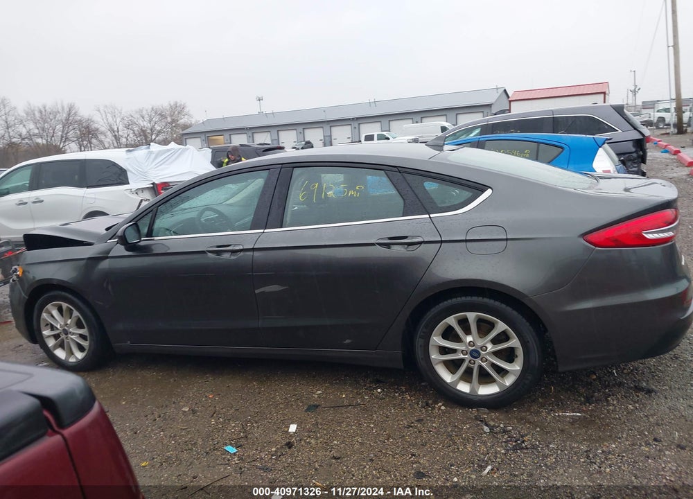 2019 FORD FUSION SE VIN: 3FA6P0HD0KR149806