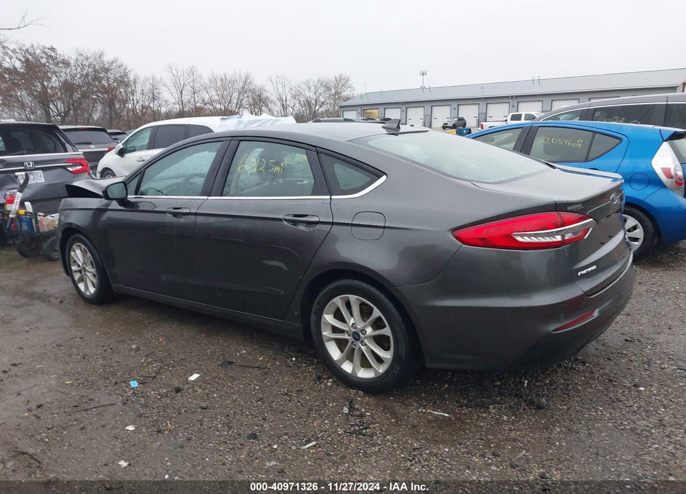 2019 FORD FUSION SE VIN: 3FA6P0HD0KR149806