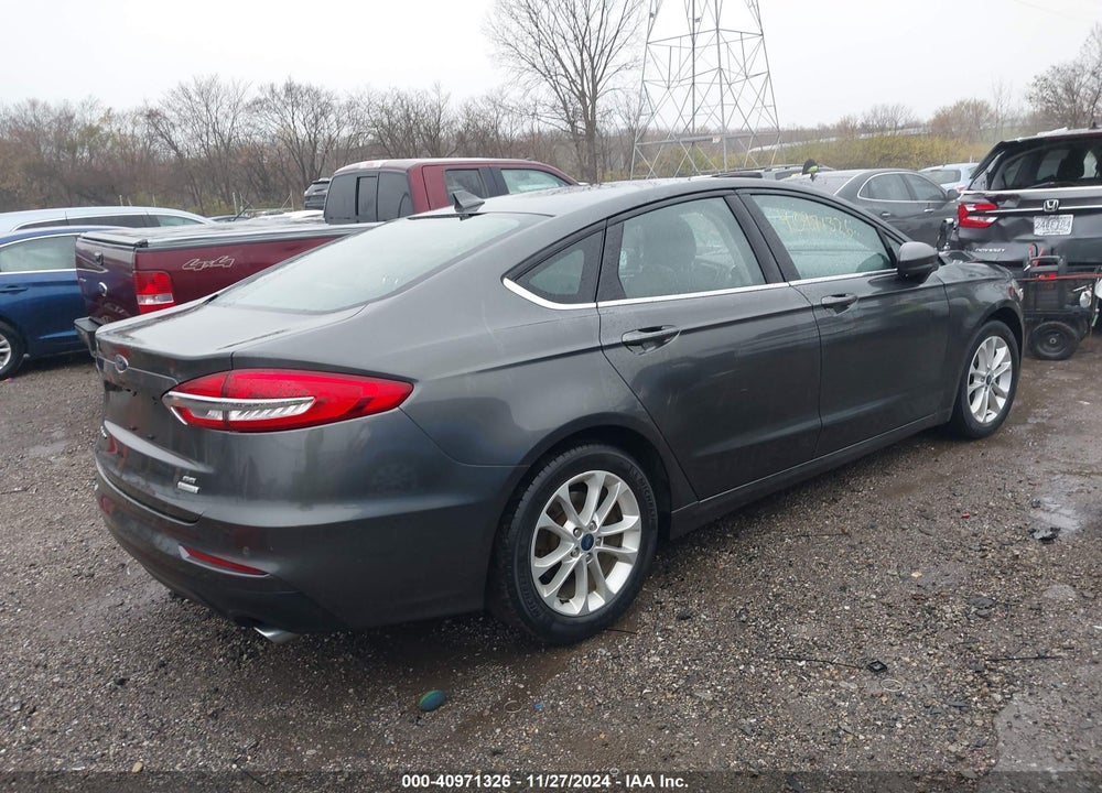 2019 FORD FUSION SE VIN: 3FA6P0HD0KR149806