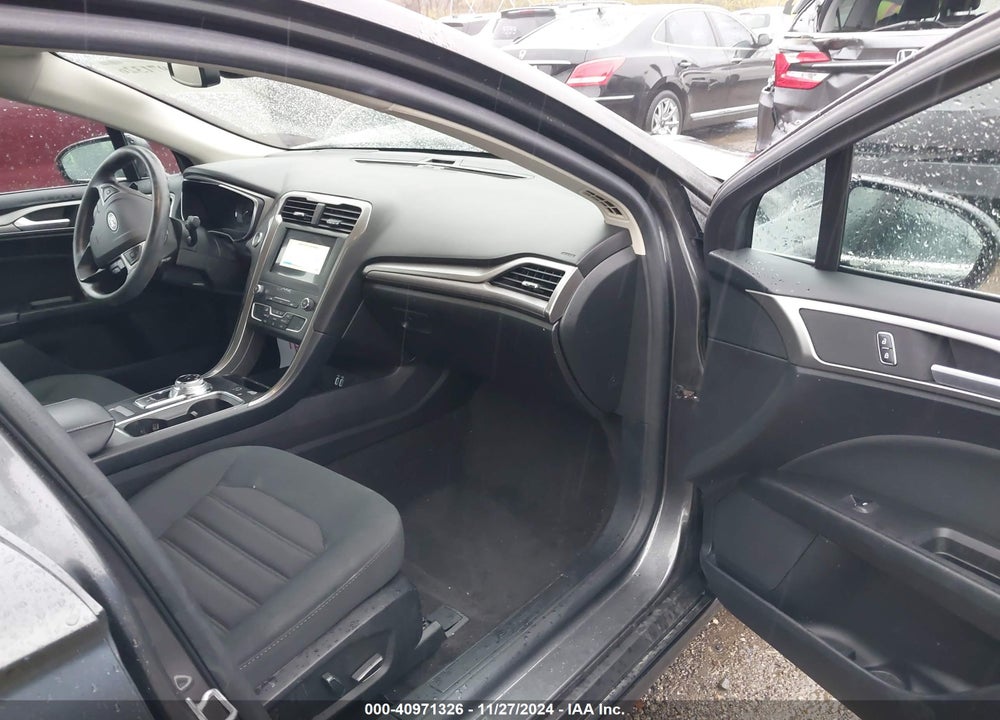 2019 FORD FUSION SE VIN: 3FA6P0HD0KR149806