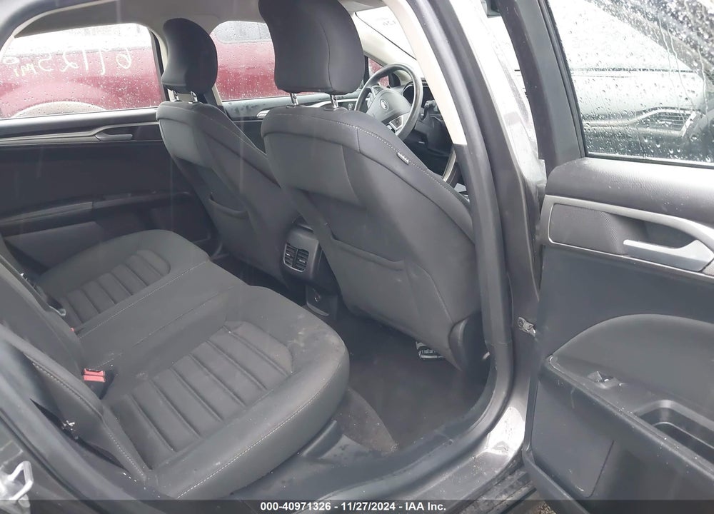 2019 FORD FUSION SE VIN: 3FA6P0HD0KR149806