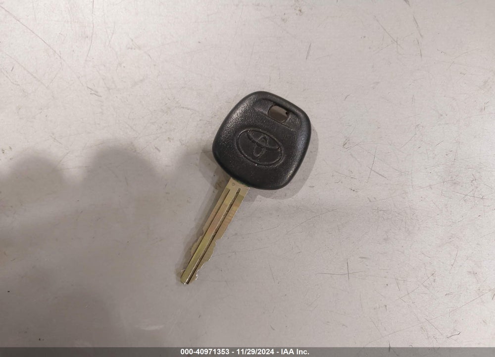 2005 TOYOTA CAMRY XLE VIN: 4T1BE30KX5U617155