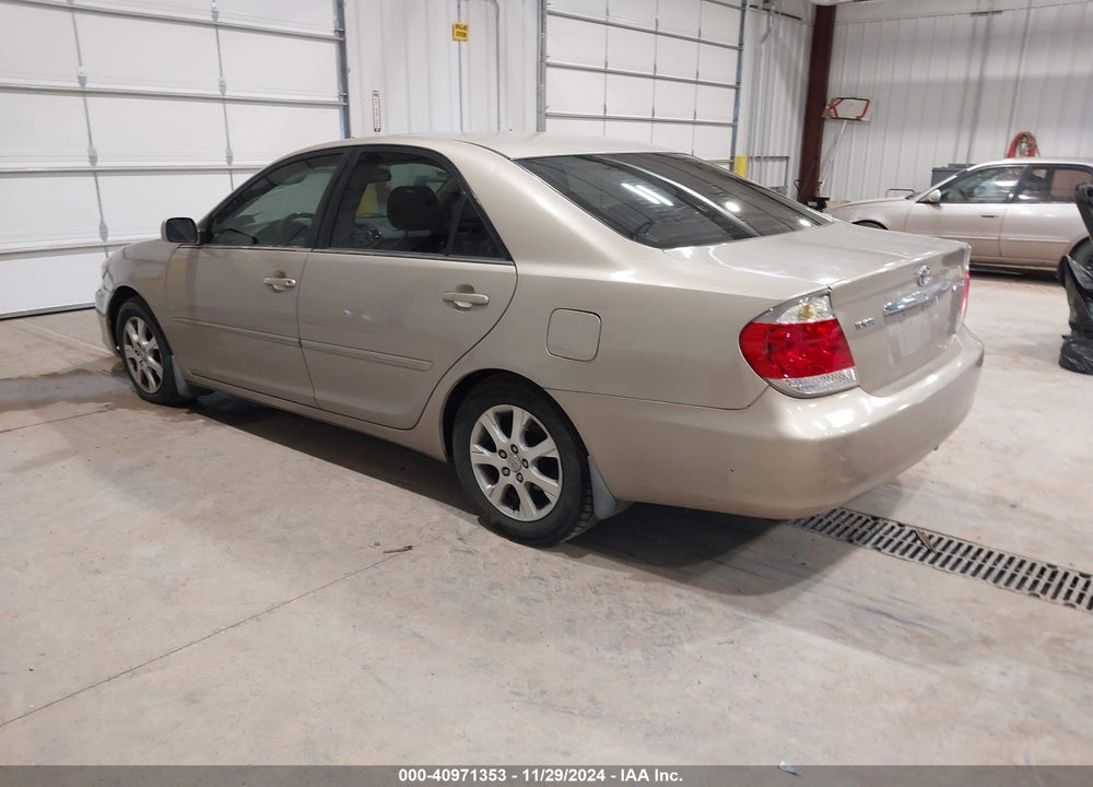 2005 TOYOTA CAMRY XLE VIN: 4T1BE30KX5U617155