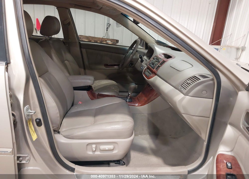 2005 TOYOTA CAMRY XLE VIN: 4T1BE30KX5U617155