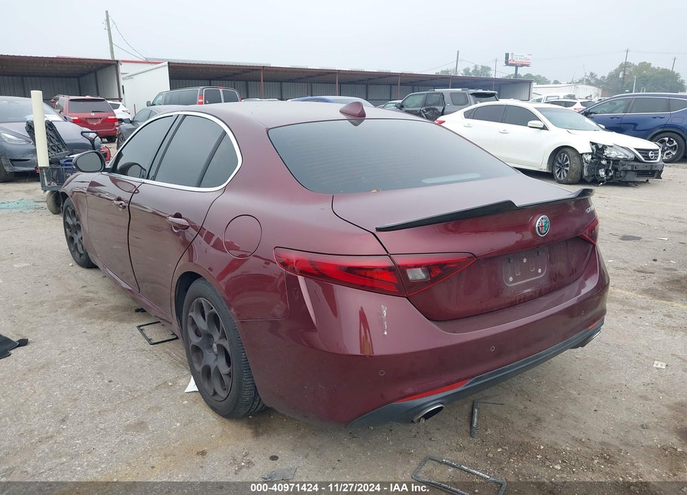 2017 ALFA ROMEO GIULIA RWD VIN: ZARFAEBN8H7547085
