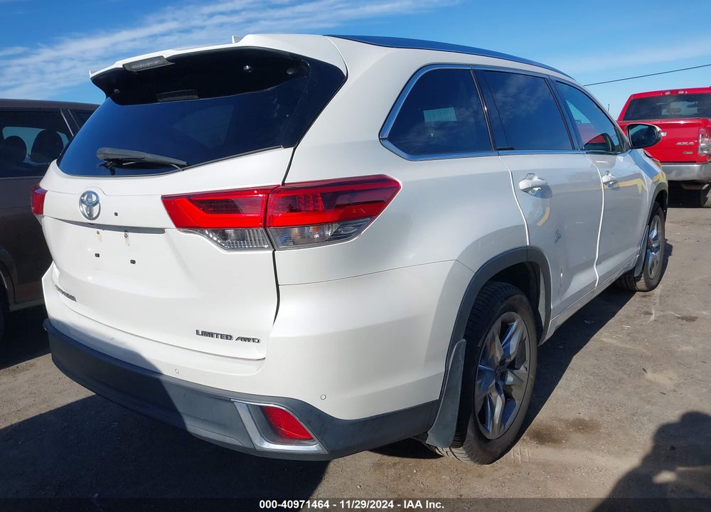 2017 TOYOTA HIGHLANDER LIMITED/PLATINUM VIN: 5TDDZRFH9HS369988