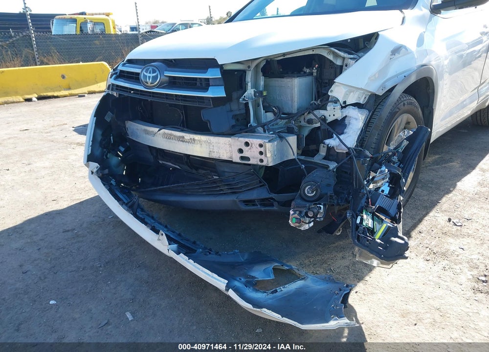 2017 TOYOTA HIGHLANDER LIMITED/PLATINUM VIN: 5TDDZRFH9HS369988