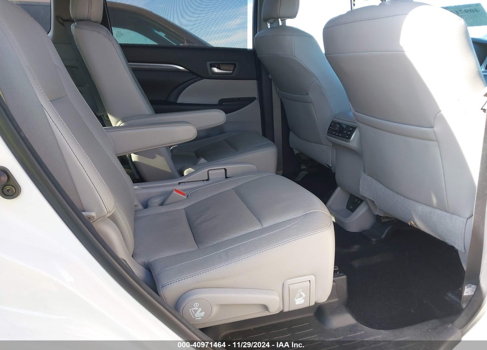 2017 TOYOTA HIGHLANDER LIMITED/PLATINUM VIN: 5TDDZRFH9HS369988