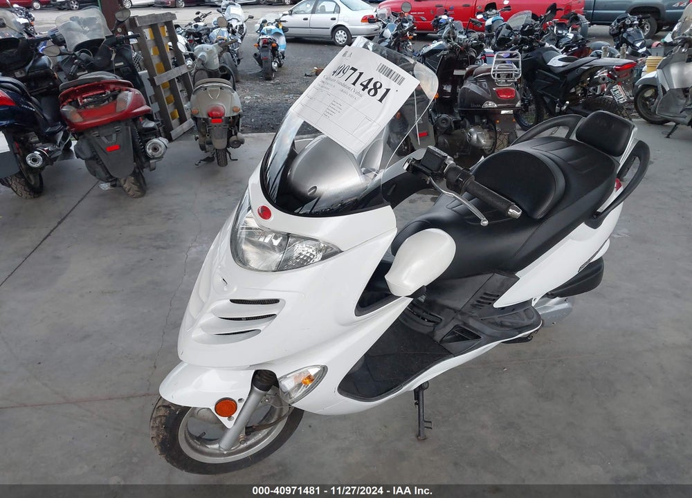 2006 KYMCO USA INC GRAND VISTA 250 VIN: RFBS4K19X6B200860