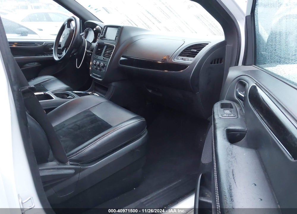 2017 DODGE GRAND CARAVAN SXT VIN: 2C4RDGCG9HR631022