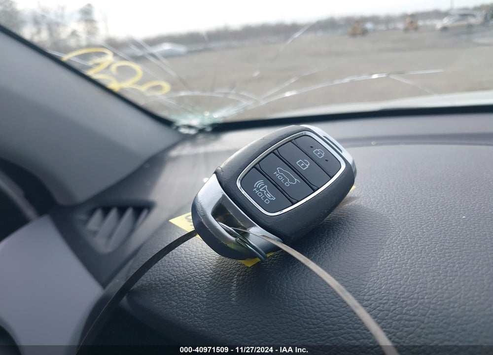 2018 HYUNDAI KONA SEL VIN: KM8K22AA3JU162359