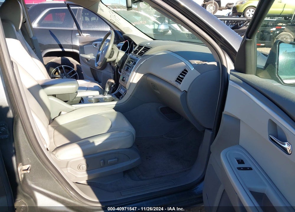 2009 CHEVROLET TRAVERSE LT VIN: 1GNER23D49S148571