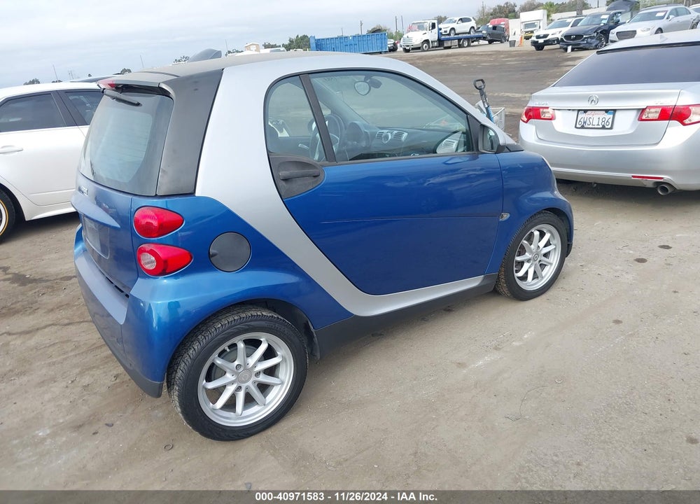 2008 SMART FORTWO PASSION/PURE VIN: WMEEJ31X78K175850