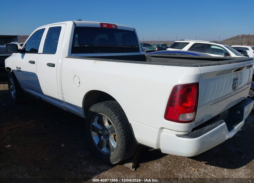2019 RAM 1500 CLASSIC VIN: 1C6RR7FG5KS747411